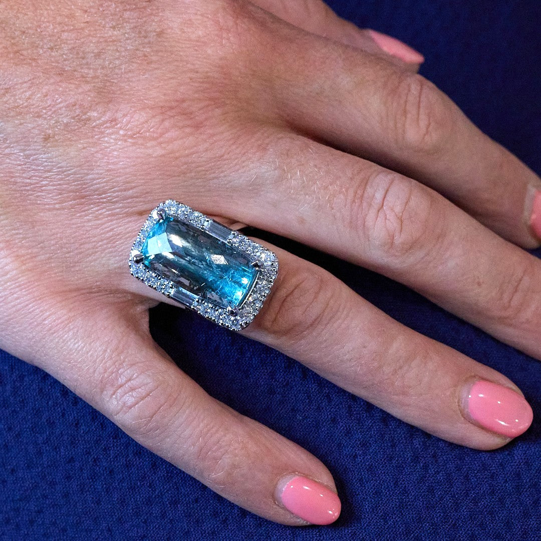 15.49ct Aquamarine & Diamond Ring 1
