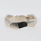 Narrow Cardinal of London Rock Ring