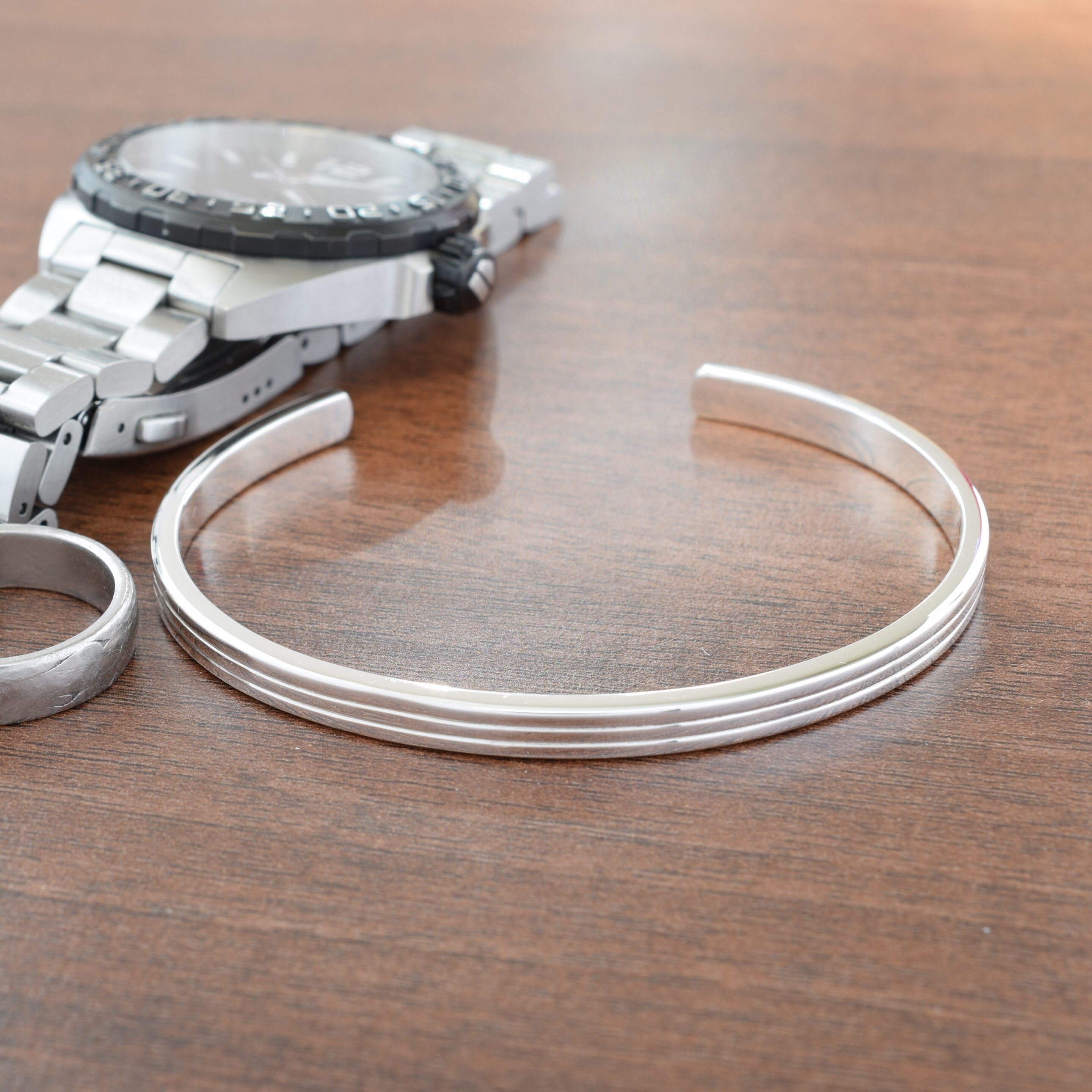 Pinstriped Men's Torque Bangle