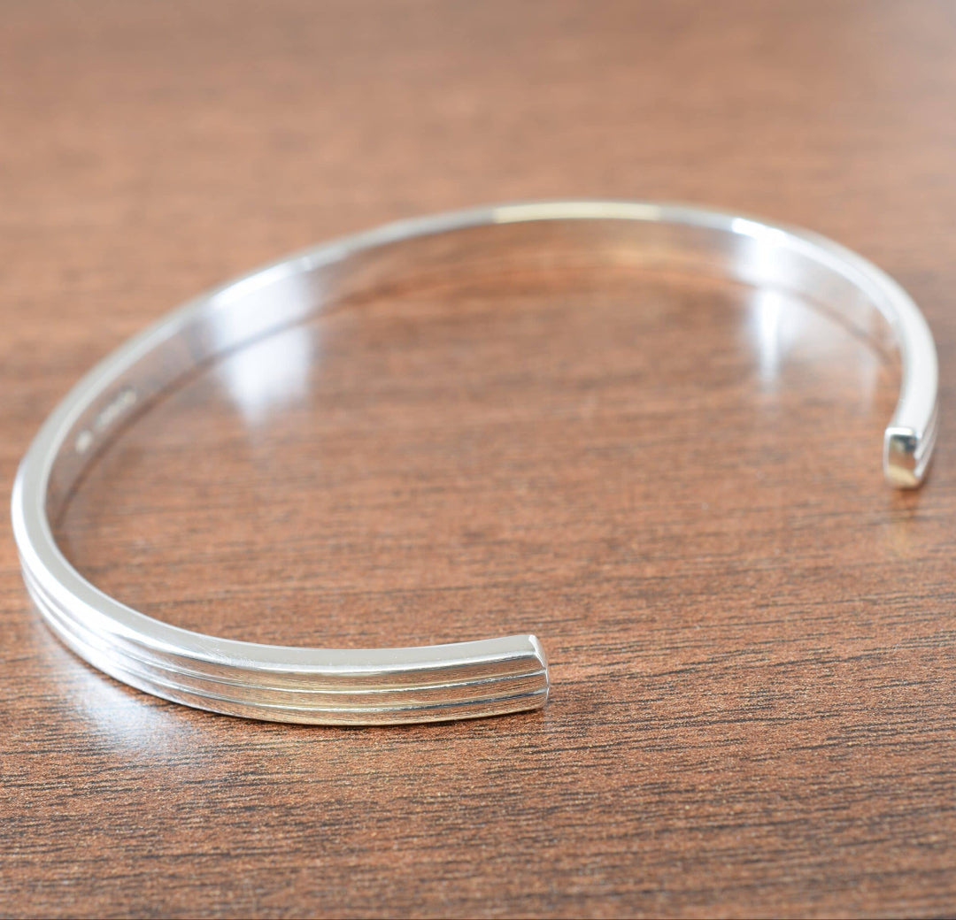 Pinstriped Men's Torque Bangle