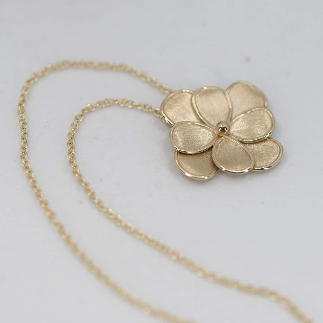 9ct Yellow Gold Flower Pendant