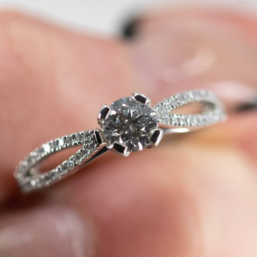 Diamond Solitaire with Elliptical Shoulders