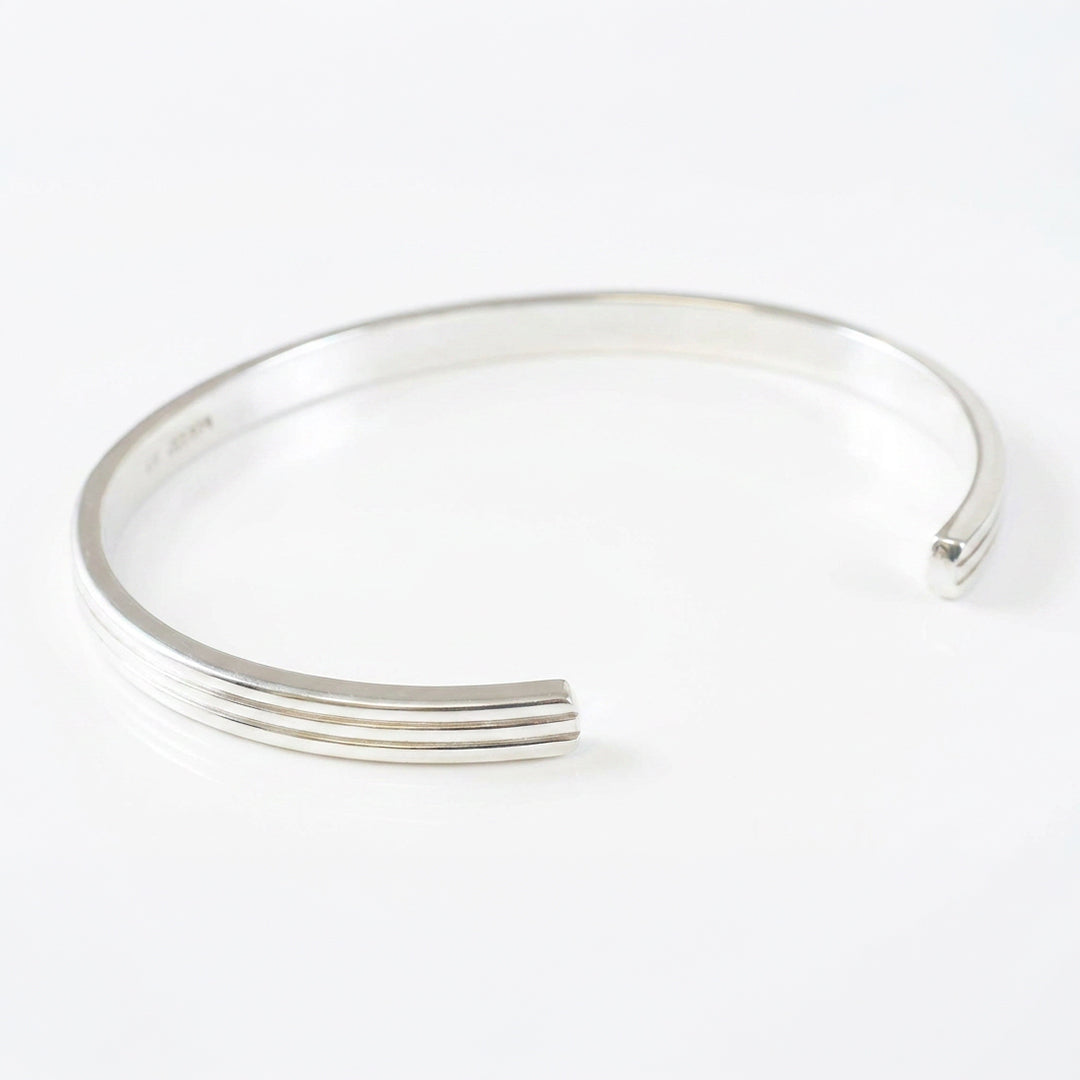 Pinstriped Men's Torque Bangle